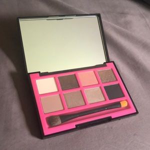 never used eyeshadow palette